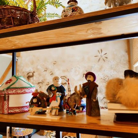 Silkroad Guesthouse ビシュケク エクステリア 写真